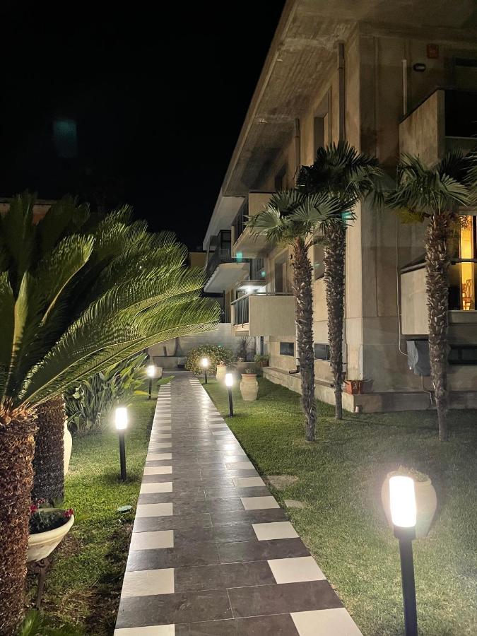 Geltrude Apartment Avola Bagian luar foto