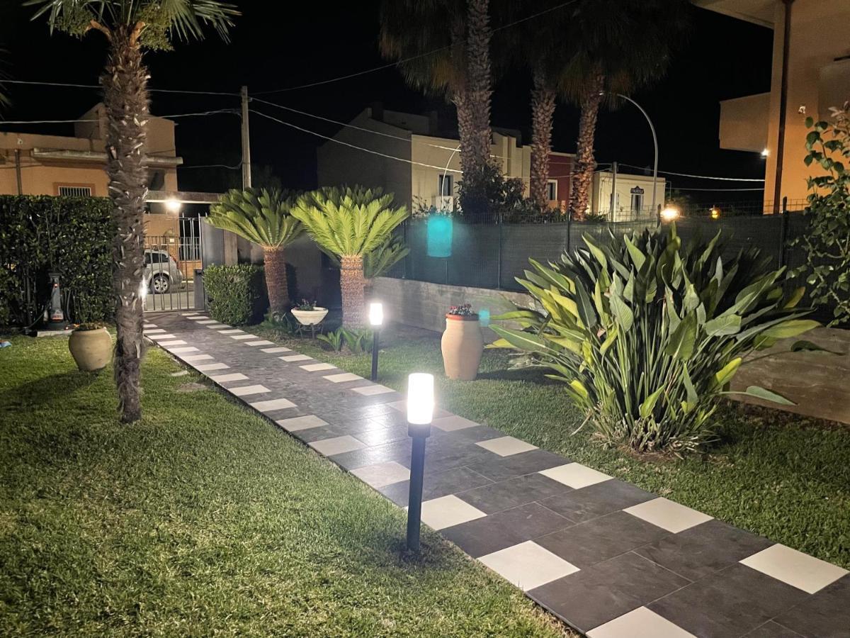 Geltrude Apartment Avola Bagian luar foto